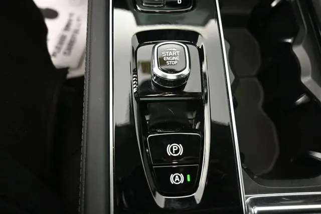 2025 Volvo XC90 - $48,595