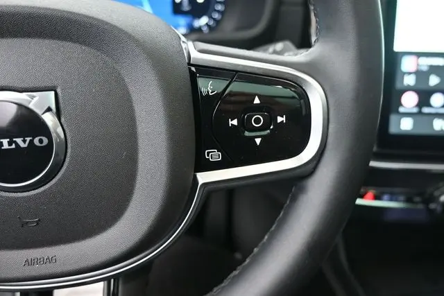 2025 Volvo XC90 - $48,595