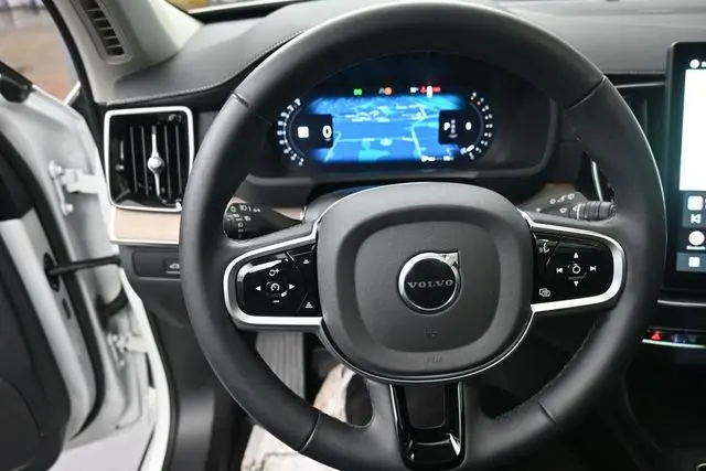 2025 Volvo XC90 - $48,595