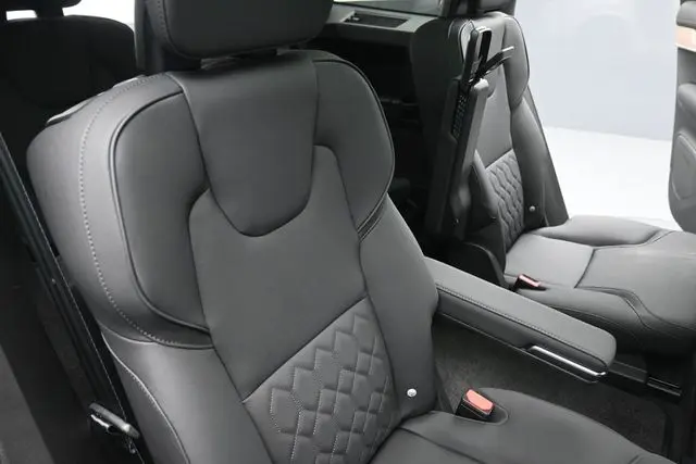 2025 Volvo XC90 - $48,595