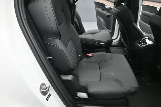 2025 Volvo XC90 - $48,595