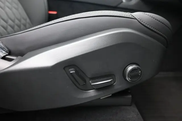 2025 Volvo XC90 - $48,595