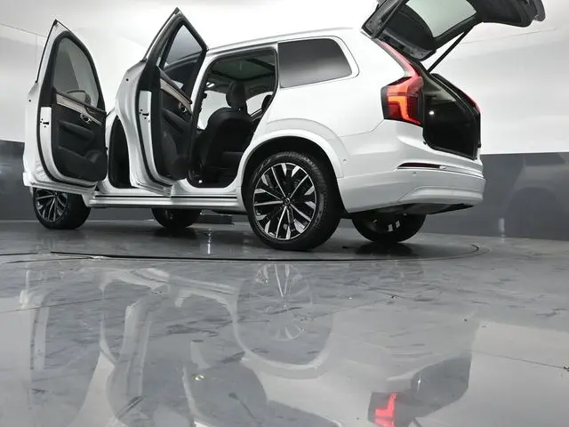 2025 Volvo XC90 - $48,595