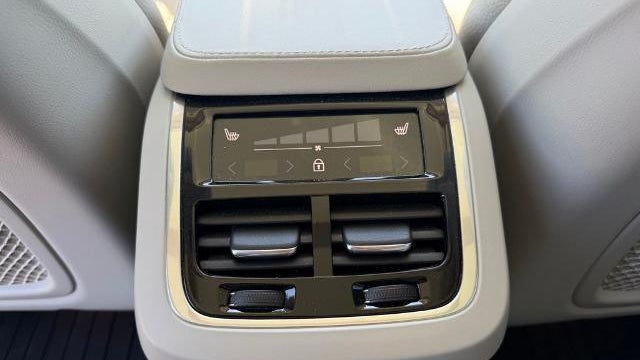 2024 Volvo XC90 B6 Plus Bright Theme 6P
