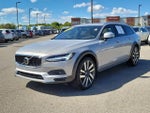 2023 V90 Cross Country Thumbnail 3