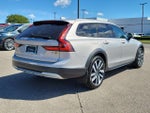 2023 V90 Cross Country Thumbnail 6