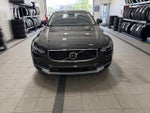 2025 V90 Cross Country Thumbnail 3