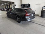 2025 V90 Cross Country Thumbnail 6