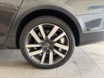 2025 V90 Cross Country Thumbnail 7