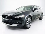 2022 V90 Cross Country Thumbnail 1