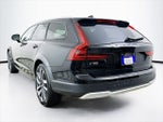 2022 V90 Cross Country Thumbnail 6