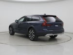 2025 V90 Cross Country Thumbnail 2