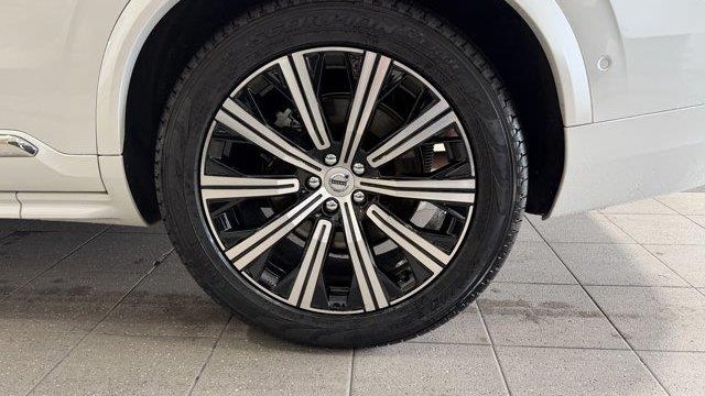 2023 Volvo XC90 B6 Ultimate Bright Theme 7P
