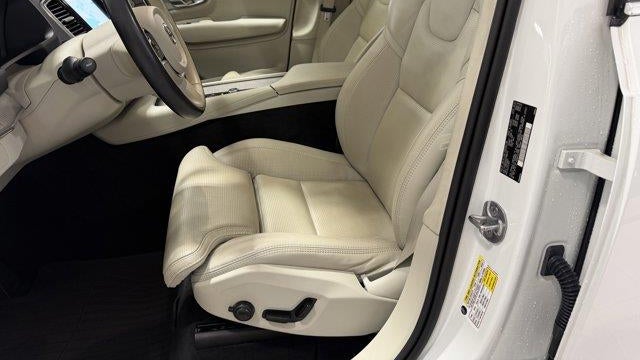 2023 Volvo XC90 B6 Ultimate Bright Theme 7P