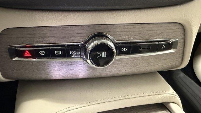 2023 Volvo XC90 B6 Ultimate Bright Theme 7P