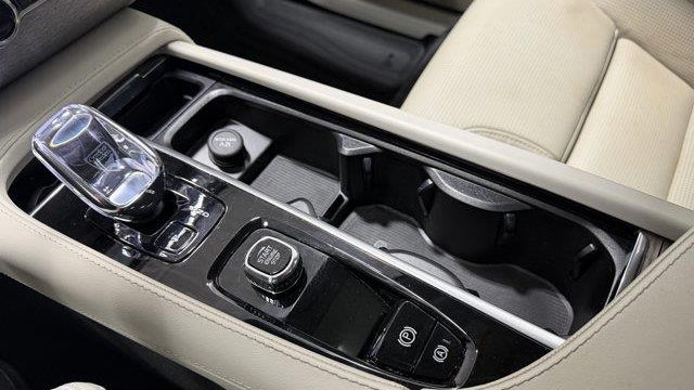 2023 Volvo XC90 B6 Ultimate Bright Theme 7P