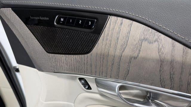 2023 Volvo XC90 B6 Ultimate Bright Theme 7P