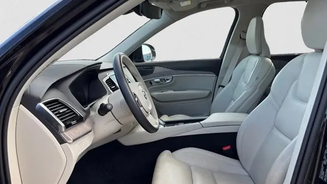 2023 Volvo XC90 B6 Ultimate Bright Theme 7P