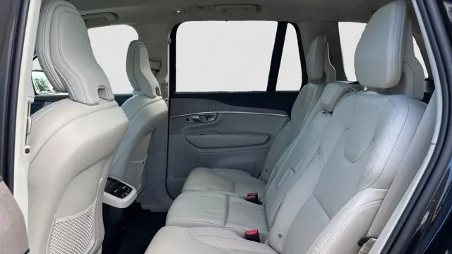 2023 Volvo XC90 B6 Ultimate Bright Theme 7P