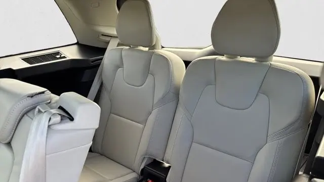 2023 Volvo XC90 B6 Ultimate Bright Theme 7P