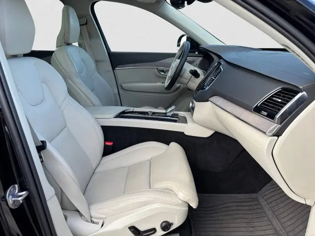 2023 Volvo XC90 - $47,995