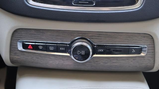 2023 Volvo XC90 B6 Ultimate Bright Theme 7P