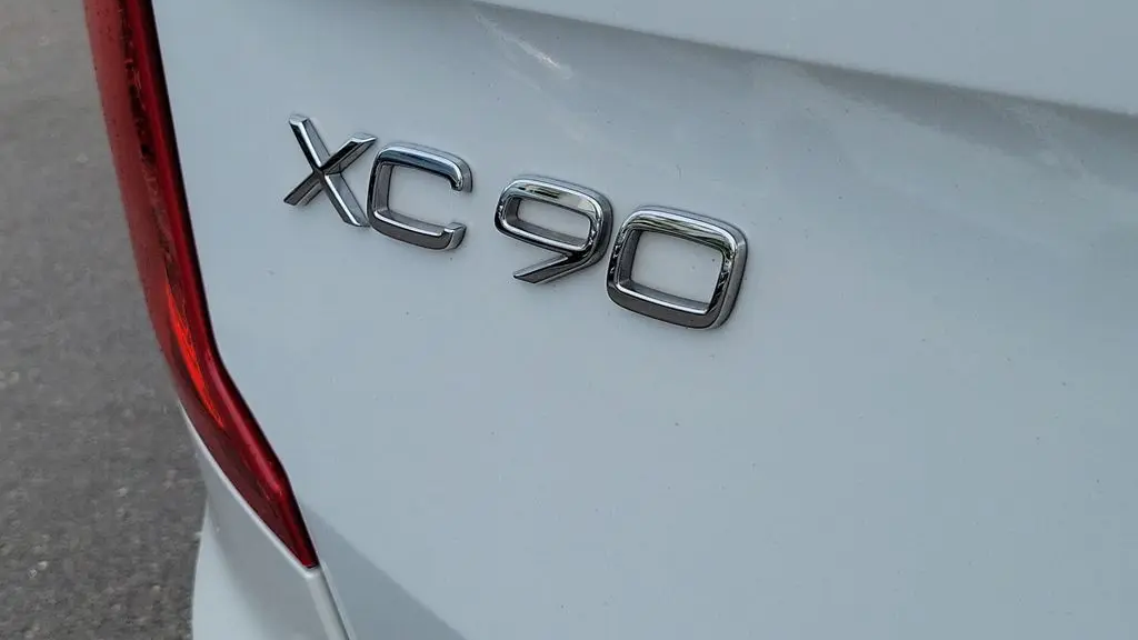 2023 Volvo XC90 B6 Ultimate Bright Theme 7P