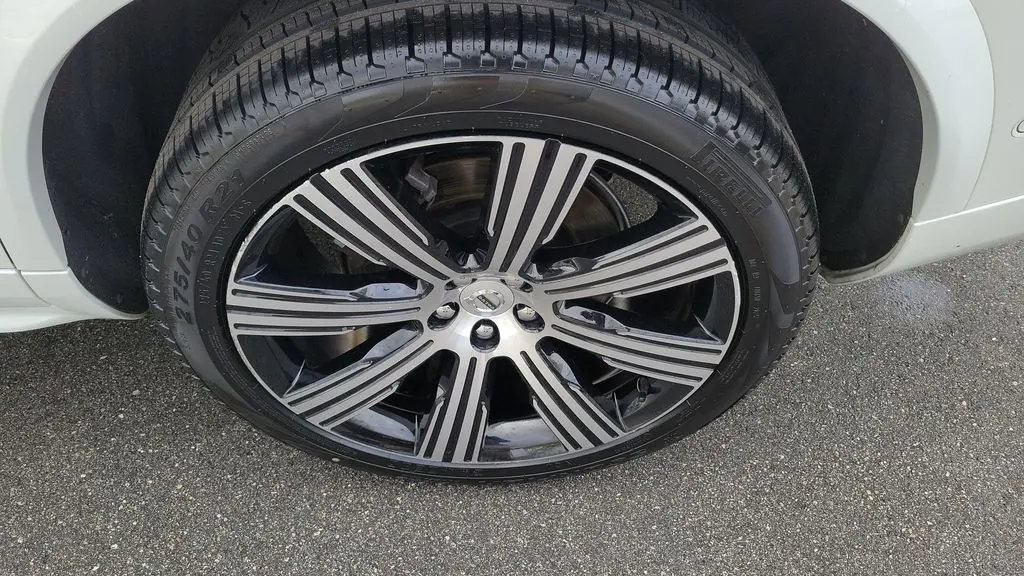2023 Volvo XC90 B6 Ultimate Bright Theme 7P