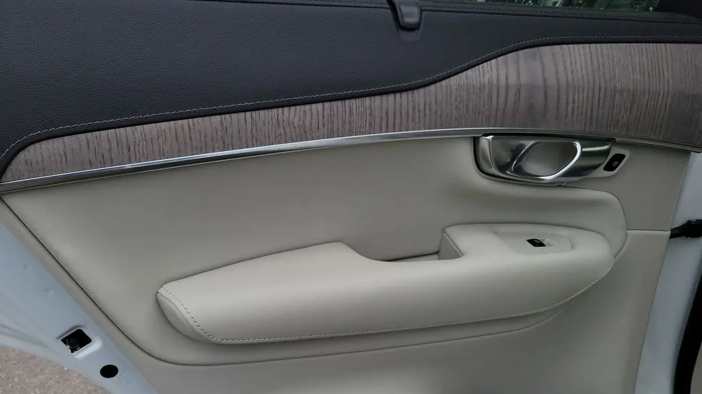 2023 Volvo XC90 B6 Ultimate Bright Theme 7P