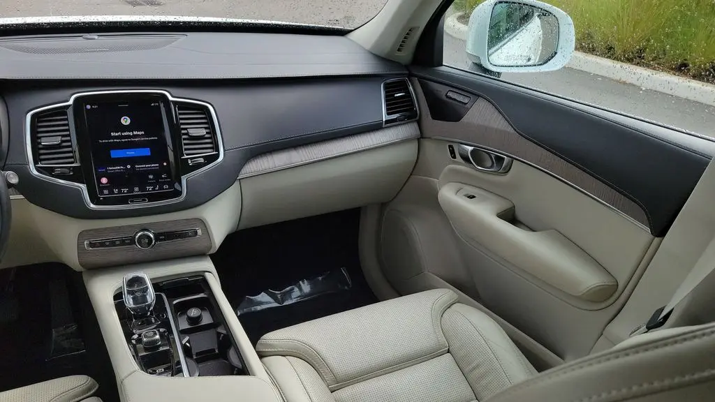 2023 Volvo XC90 B6 Ultimate Bright Theme 7P