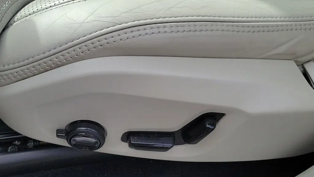 2023 Volvo XC90 B6 Ultimate Bright Theme 7P