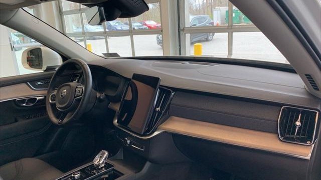2025 Volvo XC90 B6 Plus Bright Theme 7P