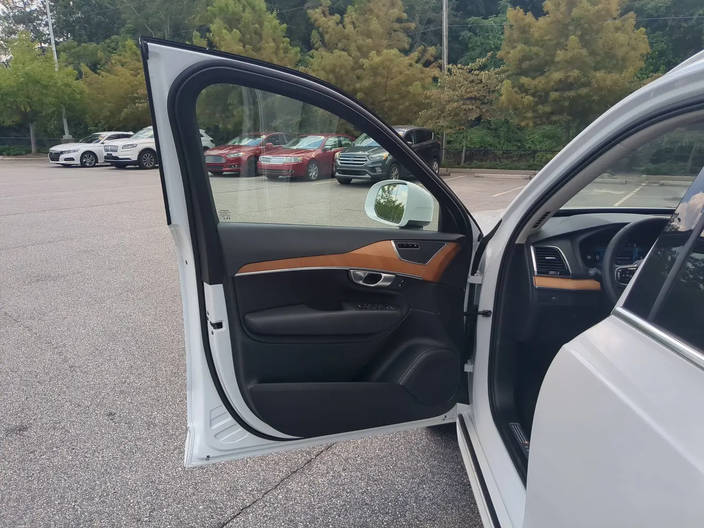 2024 Volvo XC90 - $43,304