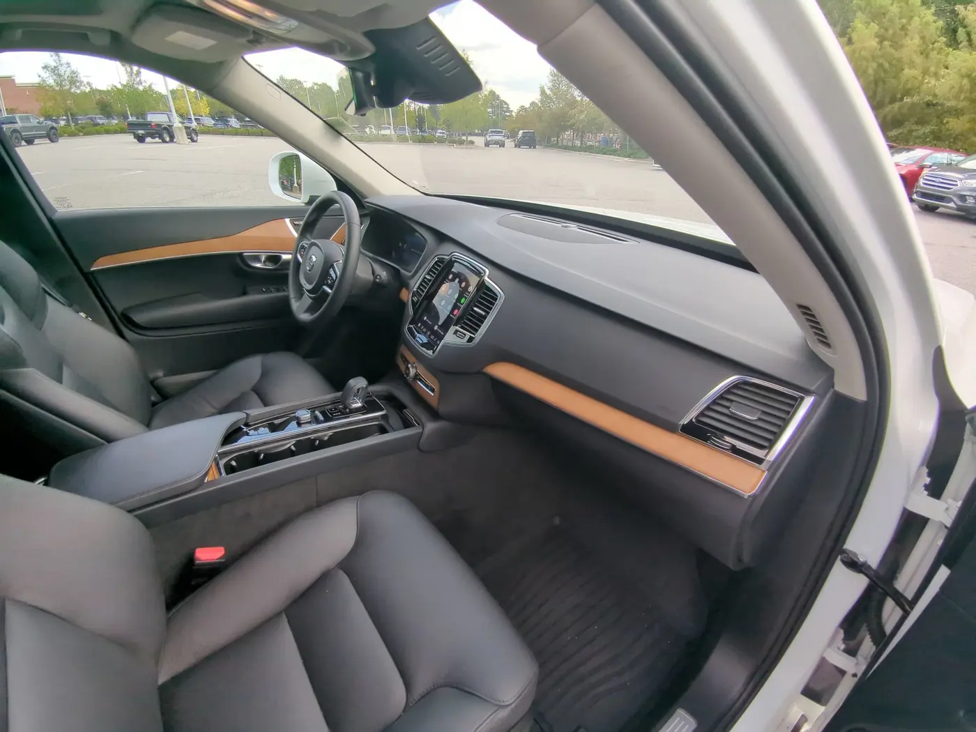 2024 Volvo XC90 - $43,304
