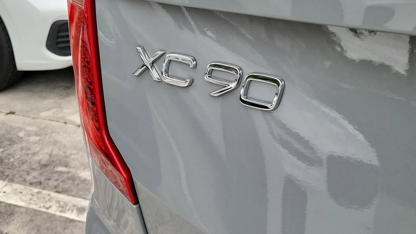 2025 Volvo XC90 B6 Plus Bright Theme 7P