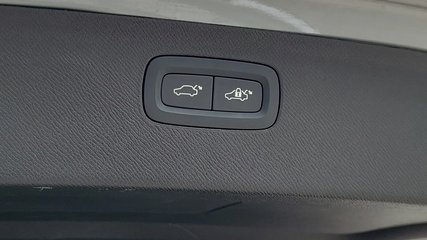 2025 Volvo XC90 B6 Plus Bright Theme 7P