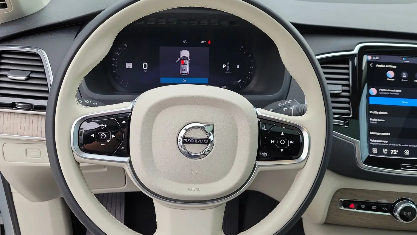 2025 Volvo XC90 B6 Plus Bright Theme 7P