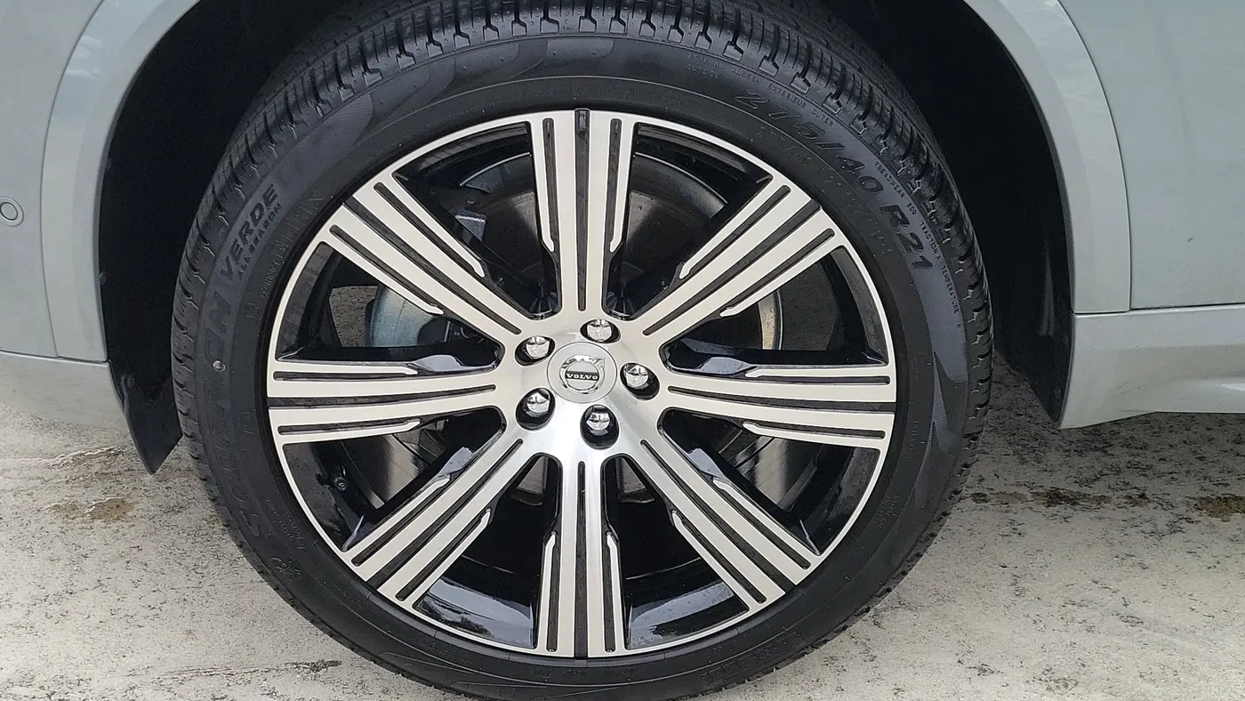 2025 Volvo XC90 B6 Plus Bright Theme 7P