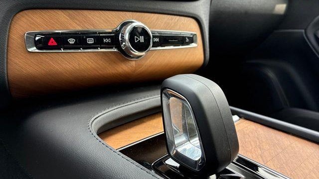 2025 Volvo XC90 B6 Plus Bright Theme 7P