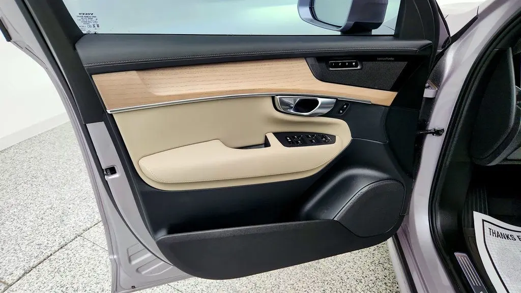 2026 Volvo XC90 B6 Plus 7P