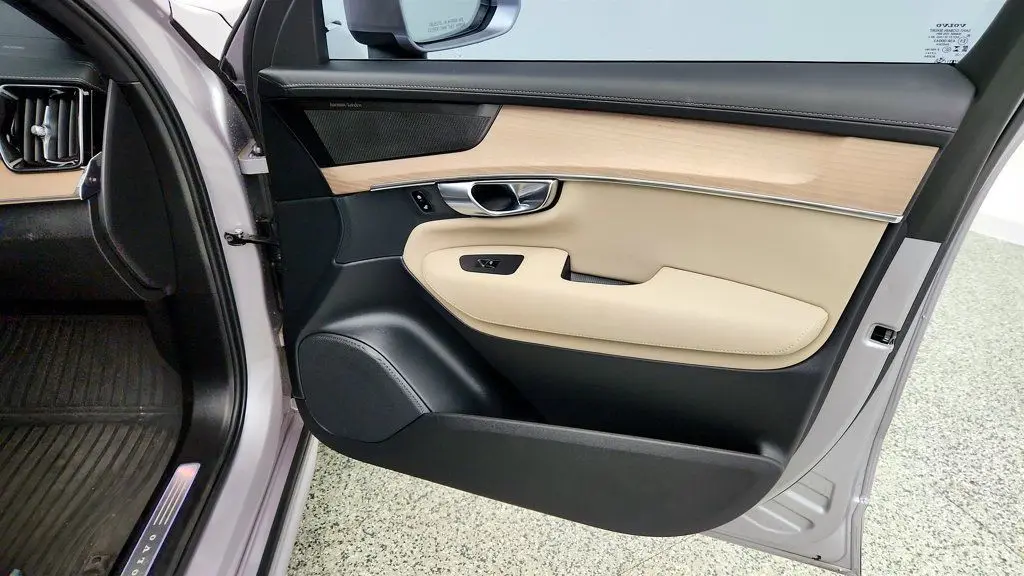2026 Volvo XC90 B6 Plus 7P
