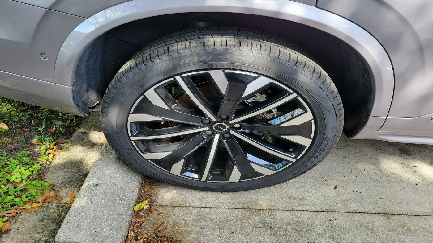 2026 Volvo XC90 B6 Plus 7P