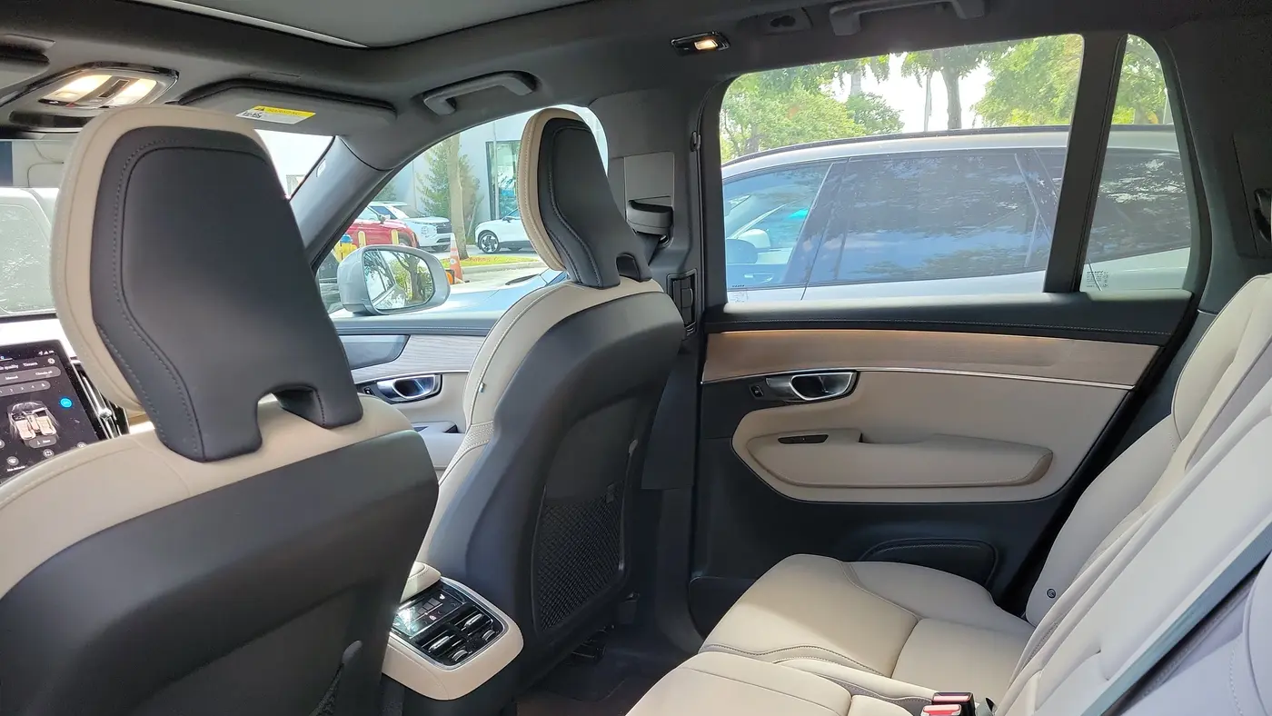 2026 Volvo XC90 B6 Plus 7P