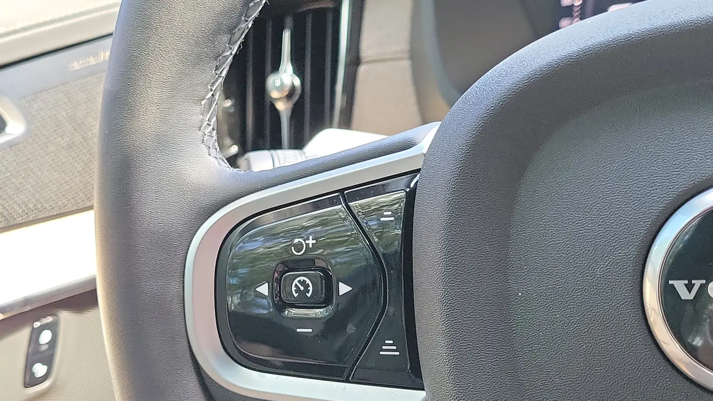 2026 Volvo XC90 B6 Plus 7P