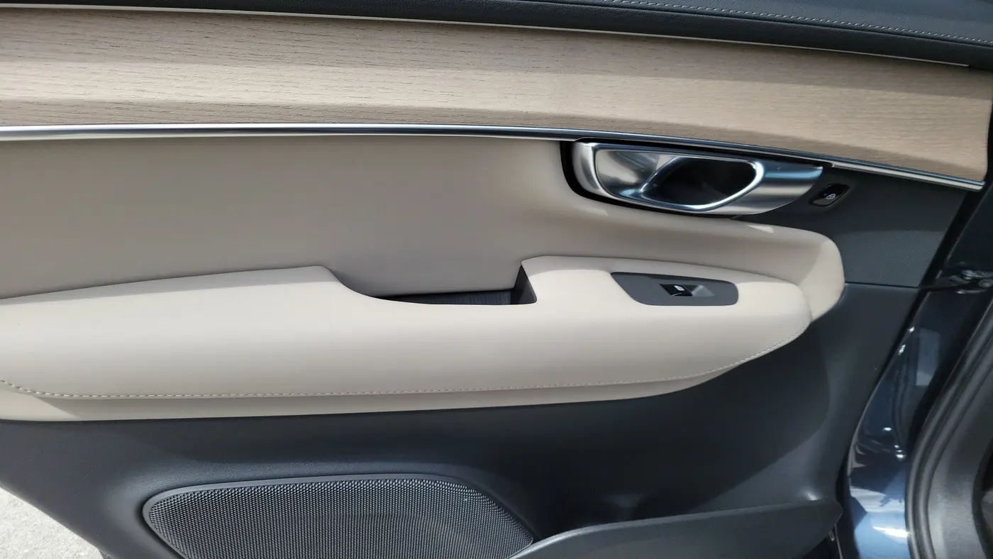 2026 Volvo XC90 B6 Plus 7P