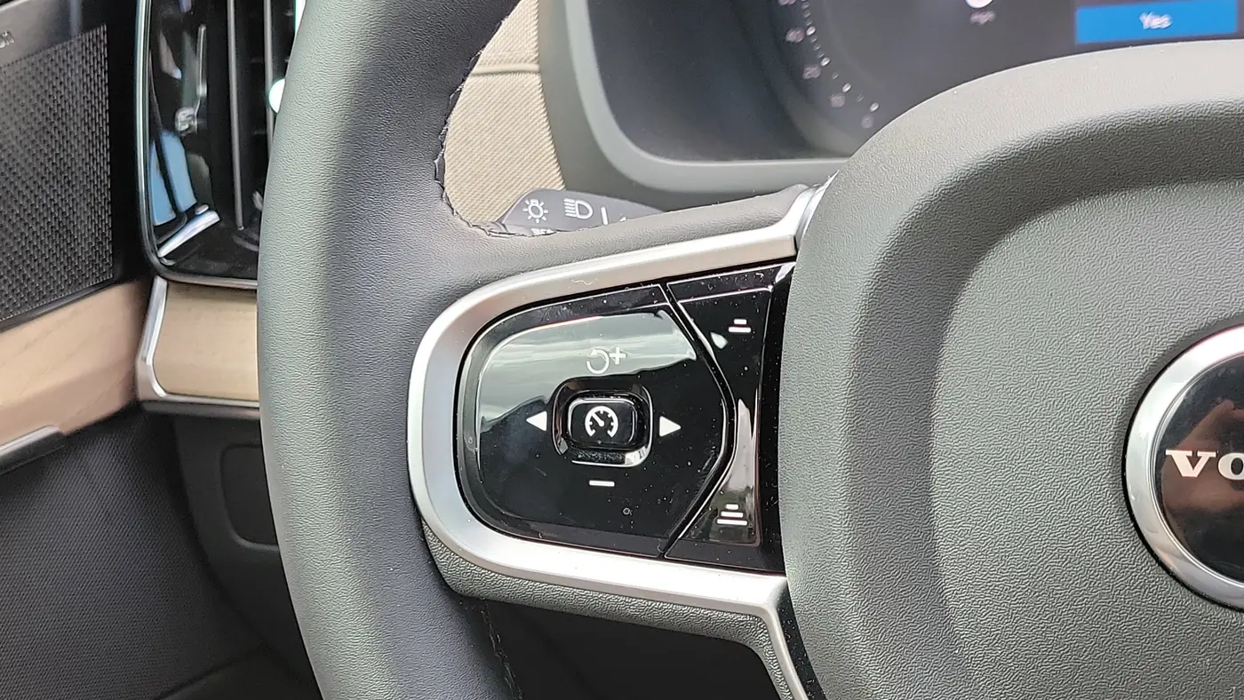 2026 Volvo XC90 B6 Plus 7P