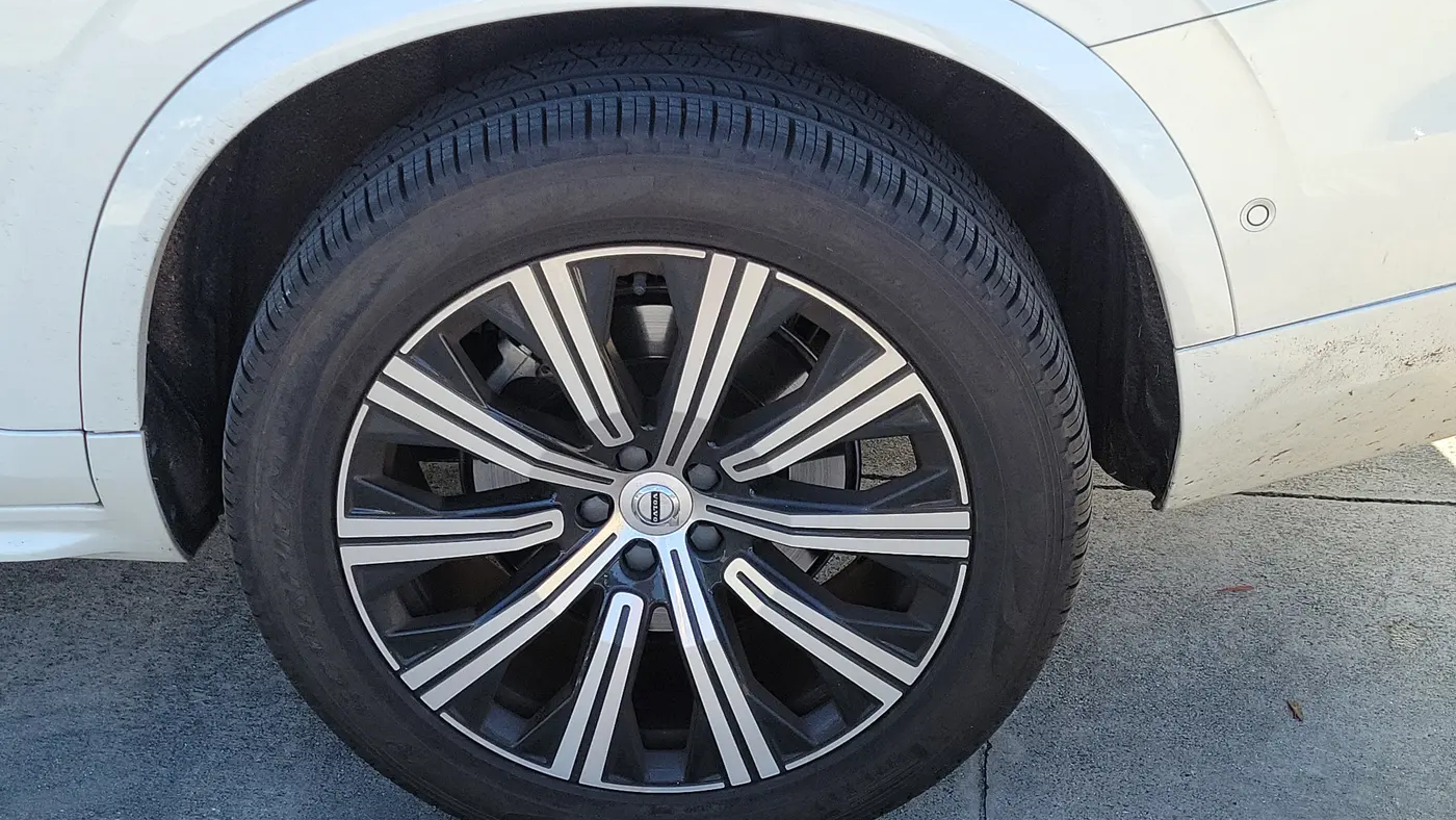 2025 Volvo XC90 B6 Plus Bright Theme 7P