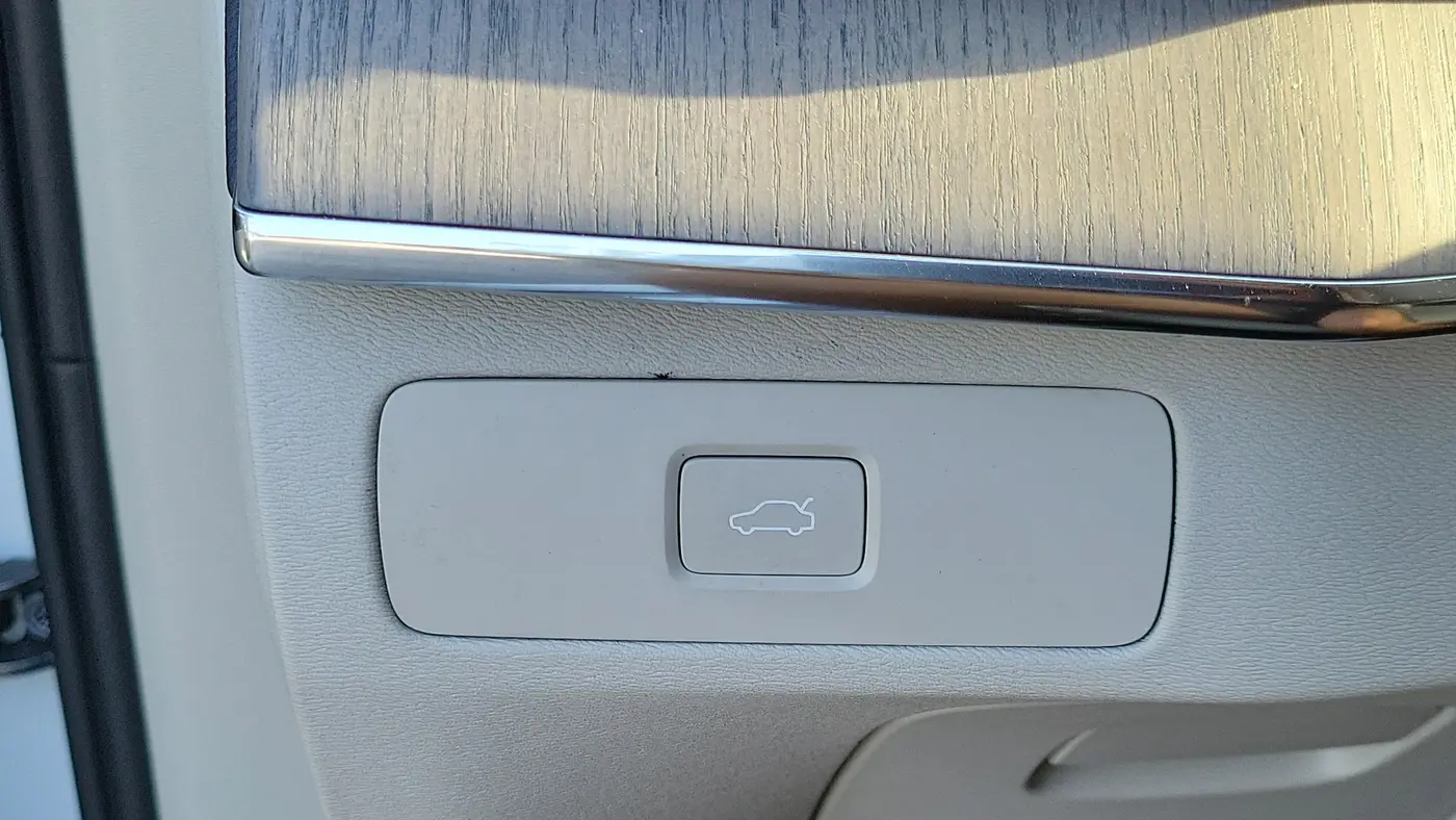 2025 Volvo XC90 B6 Plus Bright Theme 7P