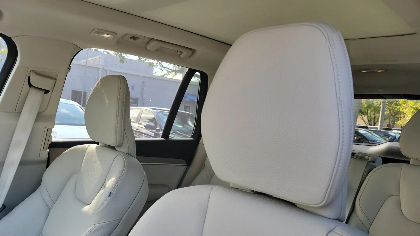 2025 Volvo XC90 B6 Plus Bright Theme 7P