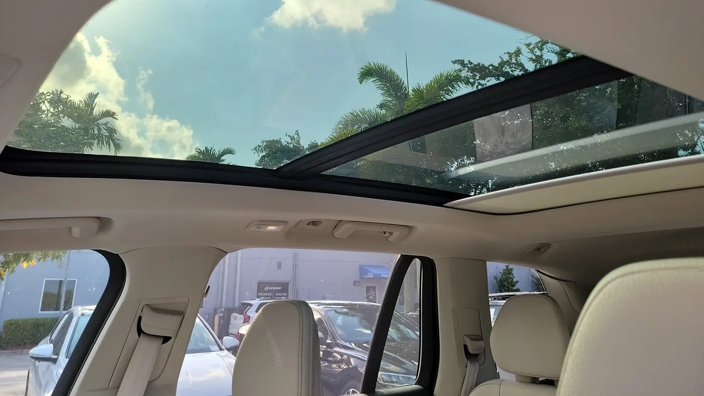 2025 Volvo XC90 B6 Plus Bright Theme 7P